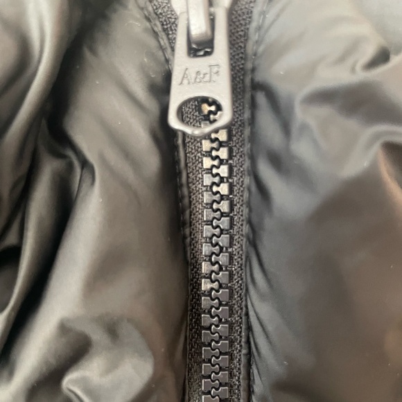 🥶 Abercrombie & Fitch Black Puffer Jacket ❄️ - Picture 8 of 15
